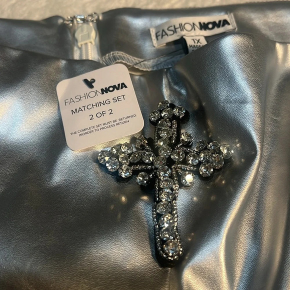 NWT Fashion NOVA Silver Faux Leather Flare Silver Pants w/ Rhinestone Crosses - Picture 16 of 16
